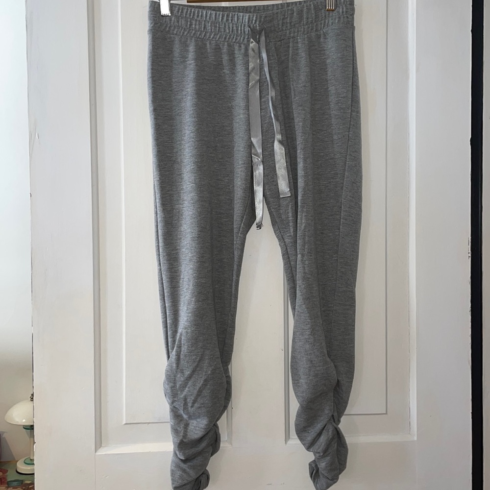 2/$20•Garage• Ruched Calf Sweats with Ribbon Drawstring